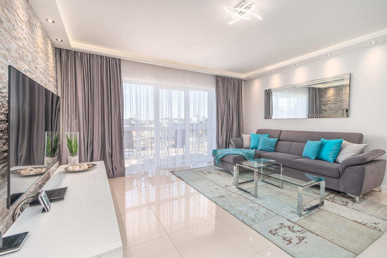 Stylish Vacation Apartment With Parking In Miedzyzdroje By Noclegi Renters Kültér fotó