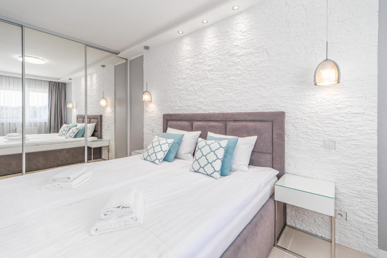 Stylish Vacation Apartment With Parking In Miedzyzdroje By Noclegi Renters Kültér fotó